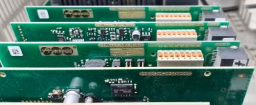 Preview: Auerswald COMpact 5000 Wandmontage-Gehäusemit Erweiterungen 2BRI, 4FXS, 4DSP Modul