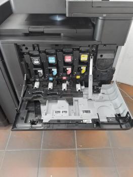 Preview: HP Color LaserJet flow MFP M880 mit HP CZ999A Finisher